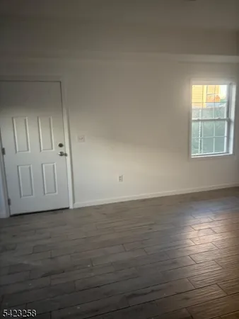 $3,850 | 1019 East Grand Street, Elizabeth, NJ 07201