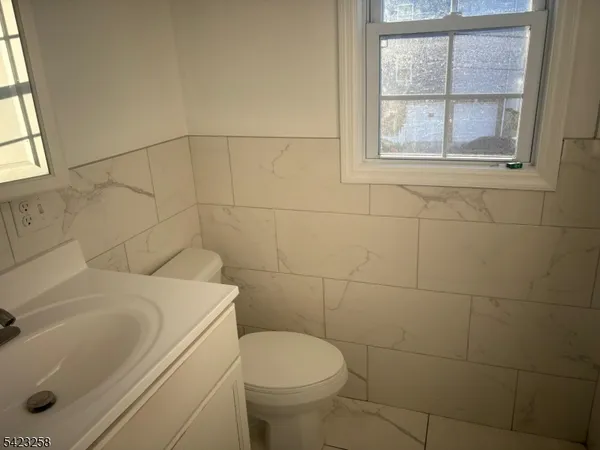 $3,850 | 1019 East Grand Street, Elizabeth, NJ 07201