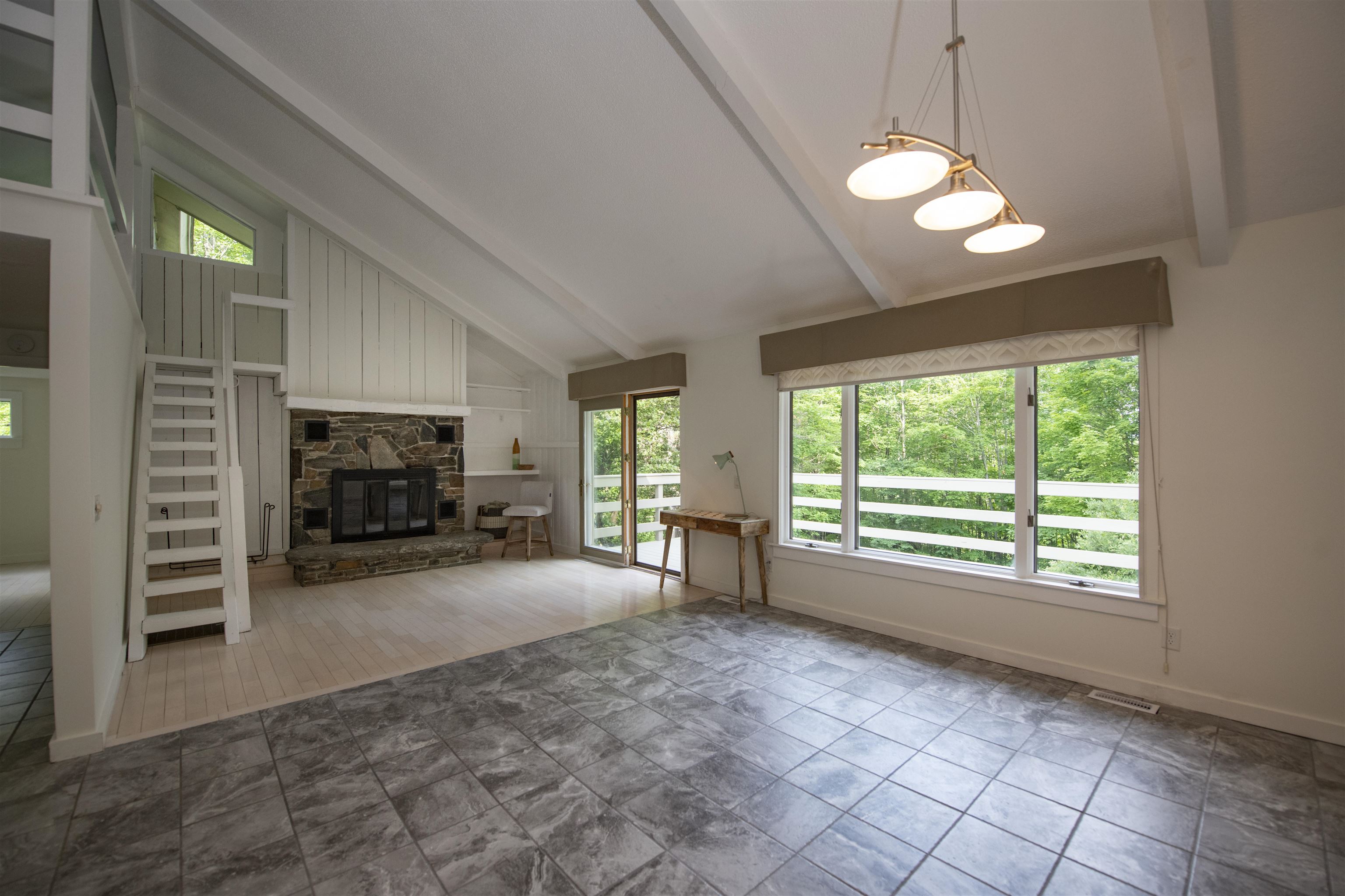 2405 Willard Road Hartford, VT 05059 - Photo 4 of 33 Gallery Image 4