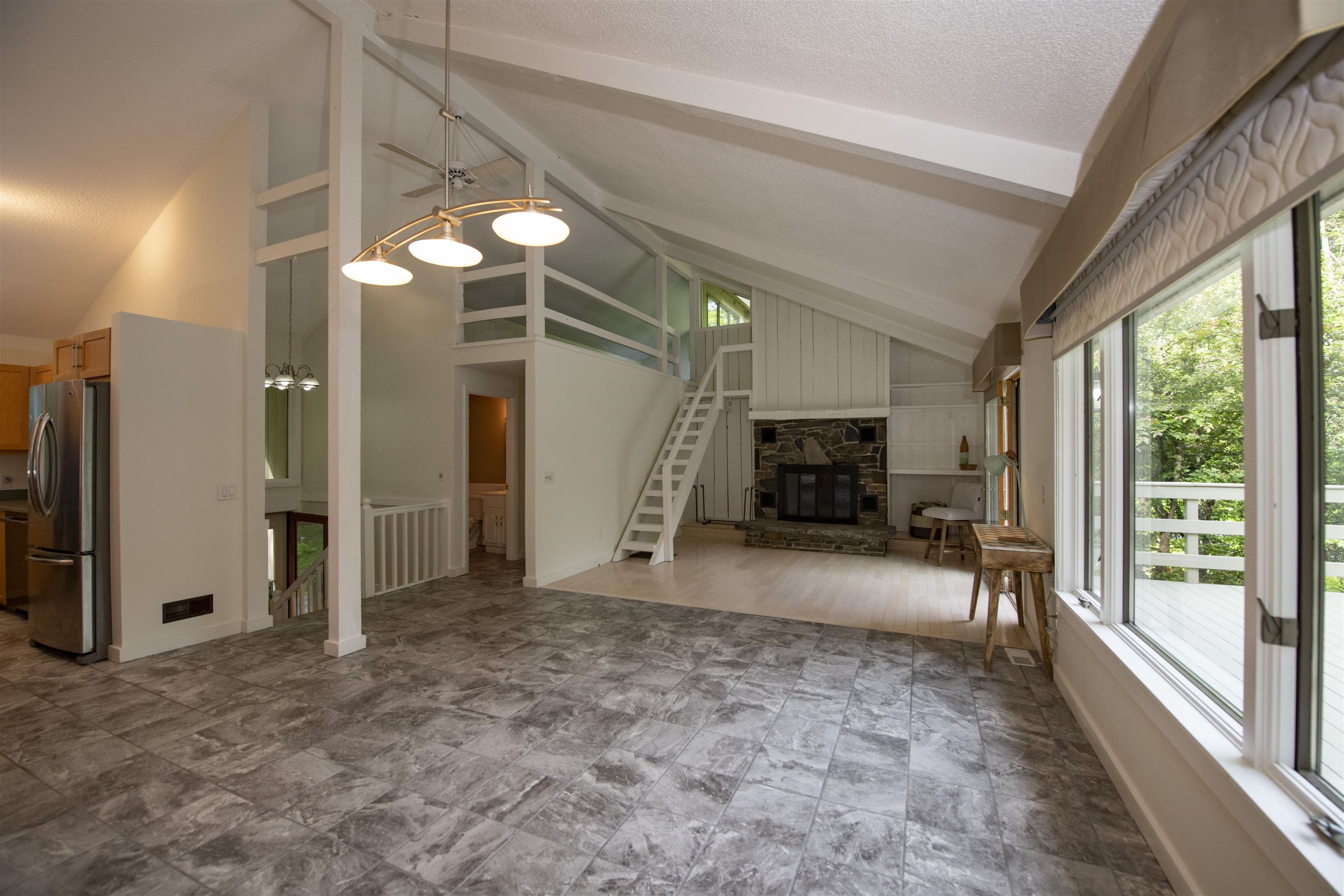 2405 Willard Road Hartford, VT 05059 - Photo 5 of 33 Gallery Image 5