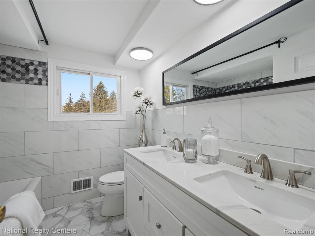 755 Lake Forest Road Rochester Hills, MI 48309 - Photo 61 of 66