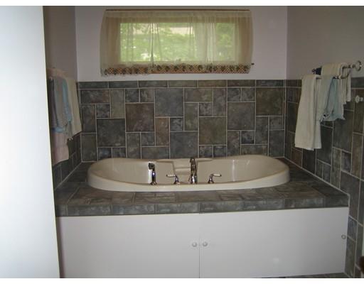 6 East Huckleberry Road Lynnfield, MA 01940 - Photo 5 of 24 Gallery Image 5