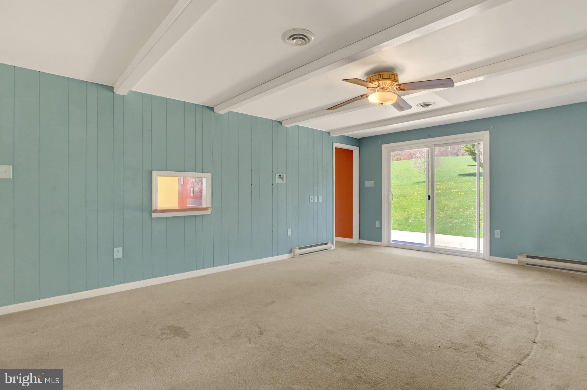 2510 Bachmans Valley Road Manchester, MD 21102 - Photo 17 of 30 Family Room