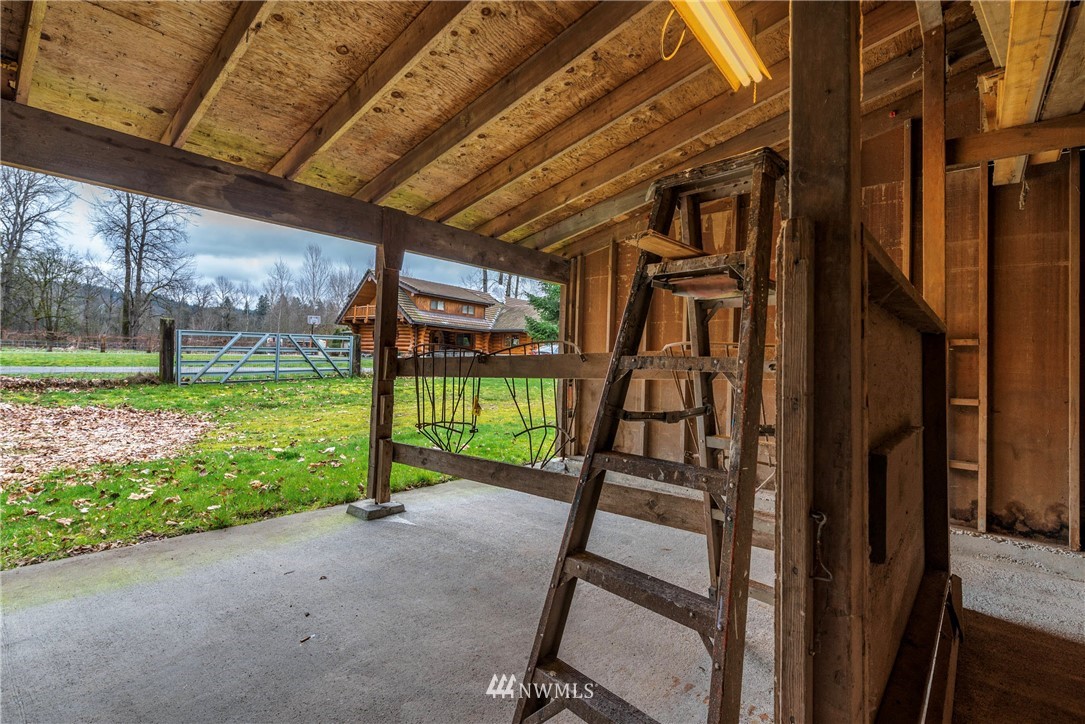 7456 Riverside Drive East Sumner, WA 98390 - Photo 33 of 40 a view of outdoor space with seating
