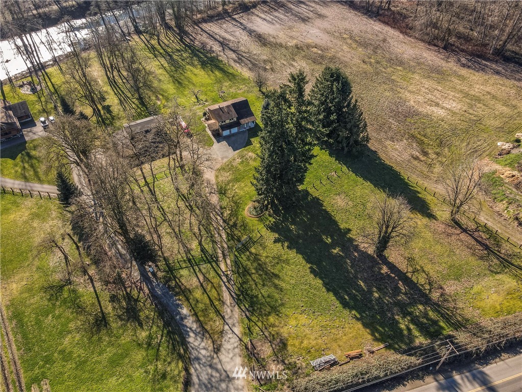7456 Riverside Drive East Sumner, WA 98390 - Photo 35 of 40 a view of swimming pool from a yard