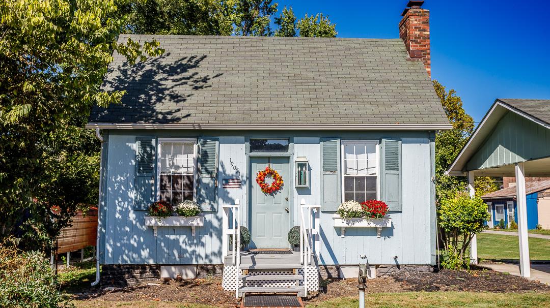 19051 Mount Street Metamora, IN 47030 - Photo 2 of 51 Main house