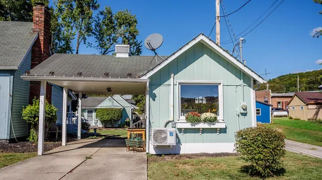 $299,900 | 19051 Mount Street, Metamora, IN 47030