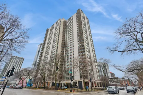 $275,000 | 1255 North Sandburg Terrace, Unit 2402, Chicago, IL 60610