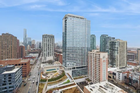 $275,000 | 1255 North Sandburg Terrace, Unit 2402, Chicago, IL 60610