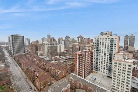 $275,000 | 1255 North Sandburg Terrace, Unit 2402, Chicago, IL 60610