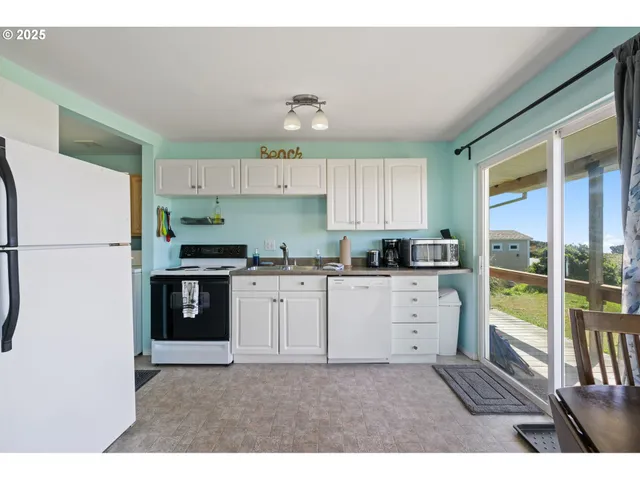 $700,000 | 269 South Pacific Street, Rockaway Beach, OR 97136