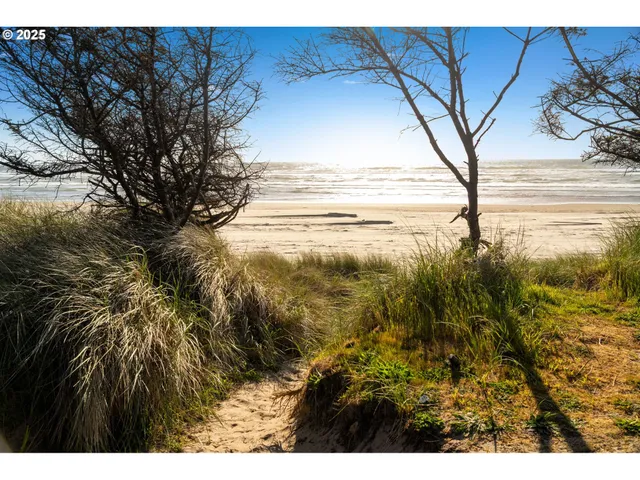 $700,000 | 269 South Pacific Street, Rockaway Beach, OR 97136