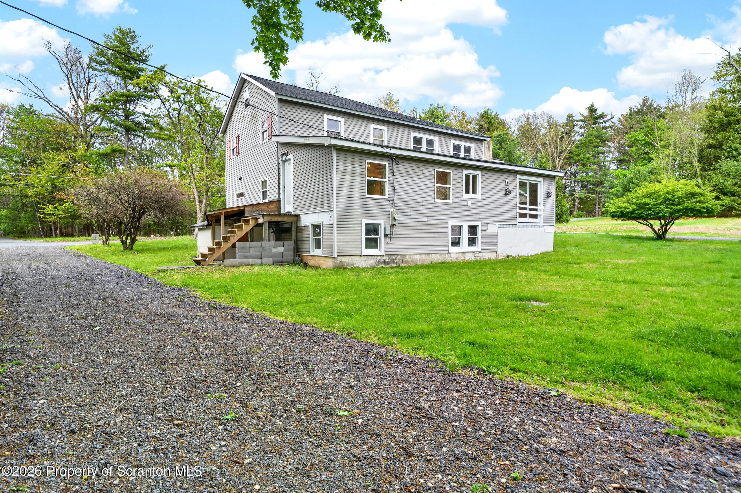 1206 Cherry Lane Road East Stroudsburg, PA 18301 - Photo 7 of 64 042_DSC05183
