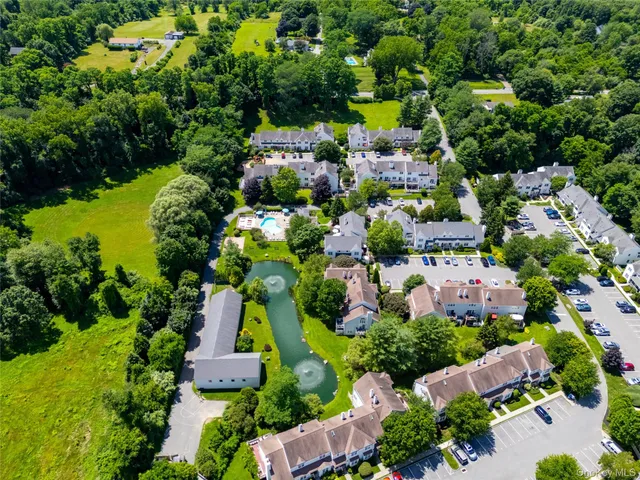 $415,999 | 107 Cornwall Meadows Lane, Unit 107, Patterson, NY 12563