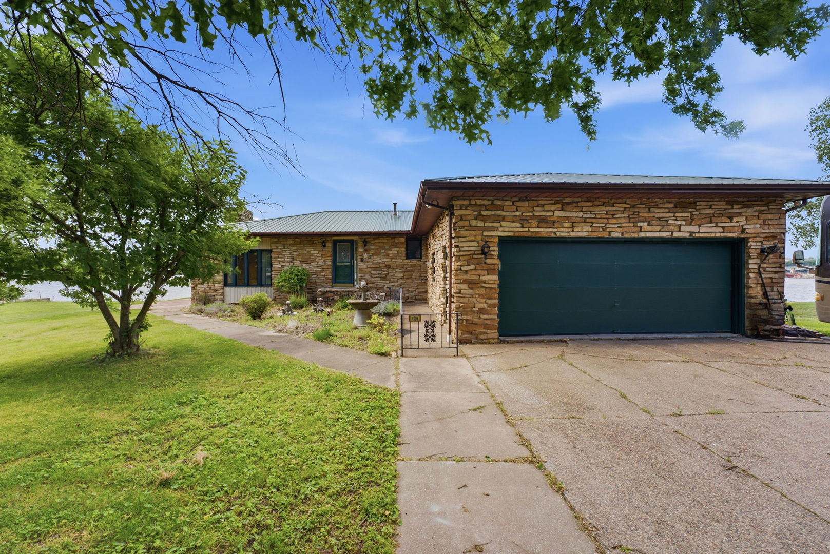1501 State Avenue Hampton, IL 61256 - Photo 2 of 30