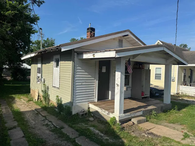 $30,000 | 418 West Oak Street, Oakland City, IN 47660
