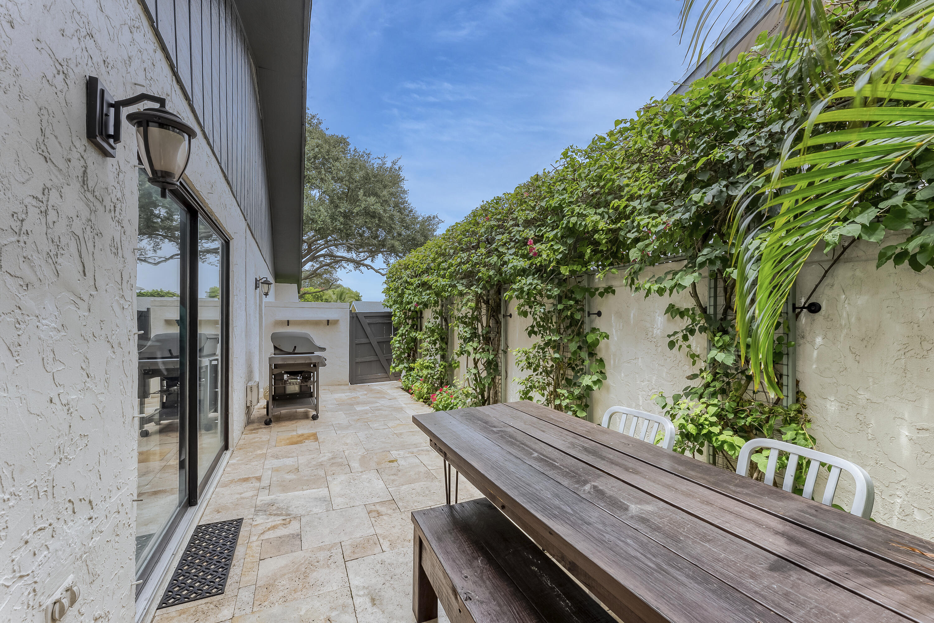 3048 Northwest 25th Terrace Boca Raton, FL 33434 - Photo 54 of 78 Outdoor Picnic
