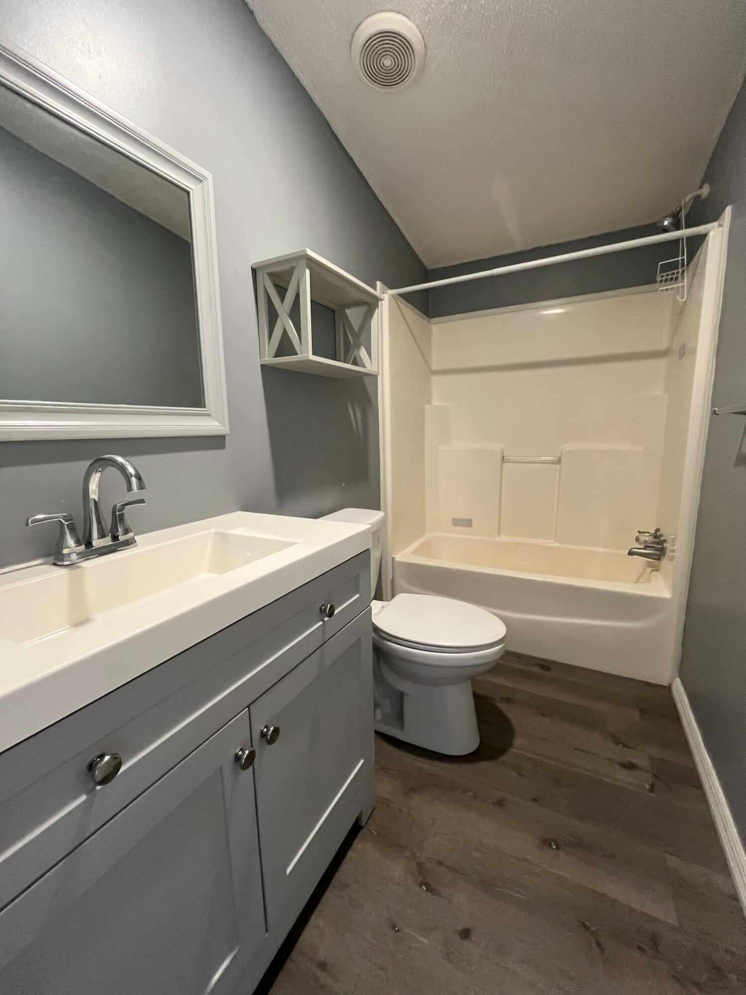 1580 Northeast Seneca Avenue Stuart, FL 34994 - Photo 16 of 19 Guest Bath