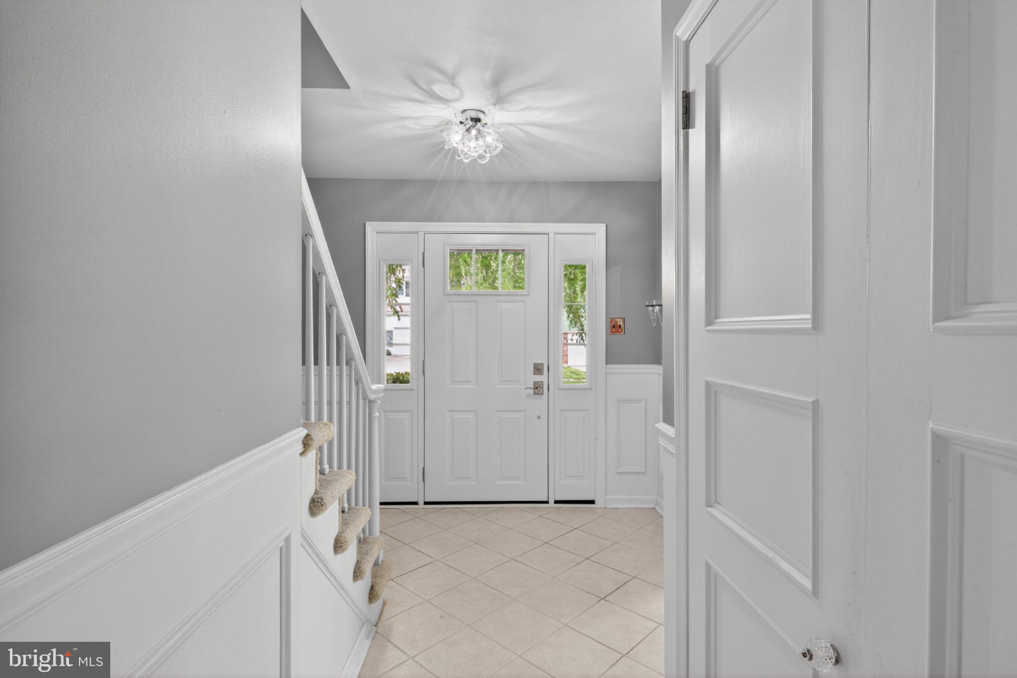 1020 Jeffrey Road Wilmington, DE 19810 - Photo 8 of 108 Inviting entryway with modern charm.