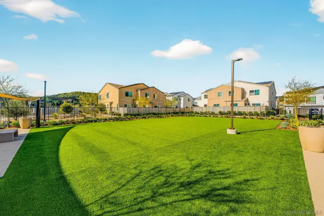 $575,000 | 307 Seedling Way, Fallbrook, CA 92028