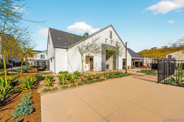 $560,000 | 307 Seedling Way, Fallbrook, CA 92028