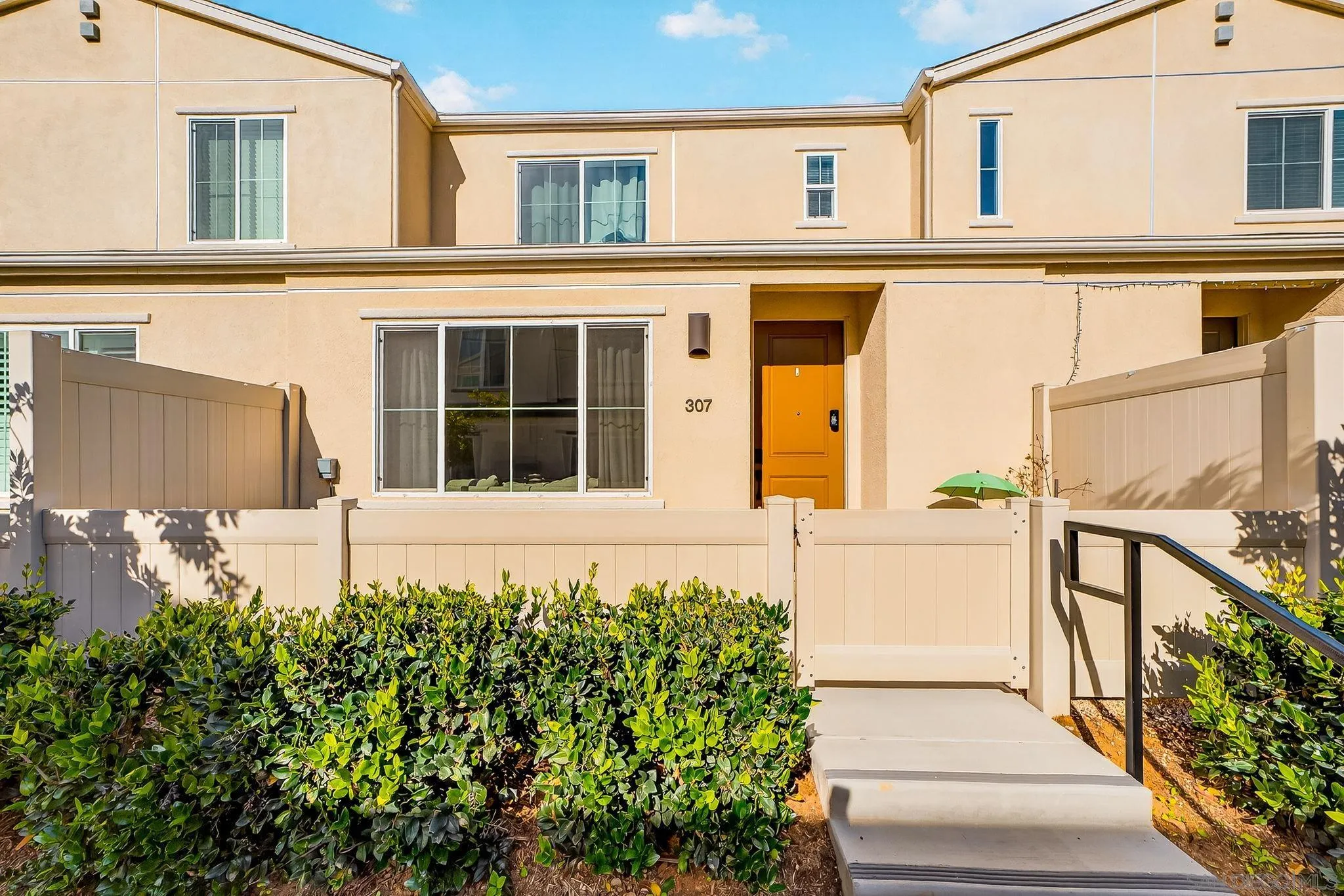 307 Seedling Way Fallbrook, CA 92028 - Photo 2 of 20