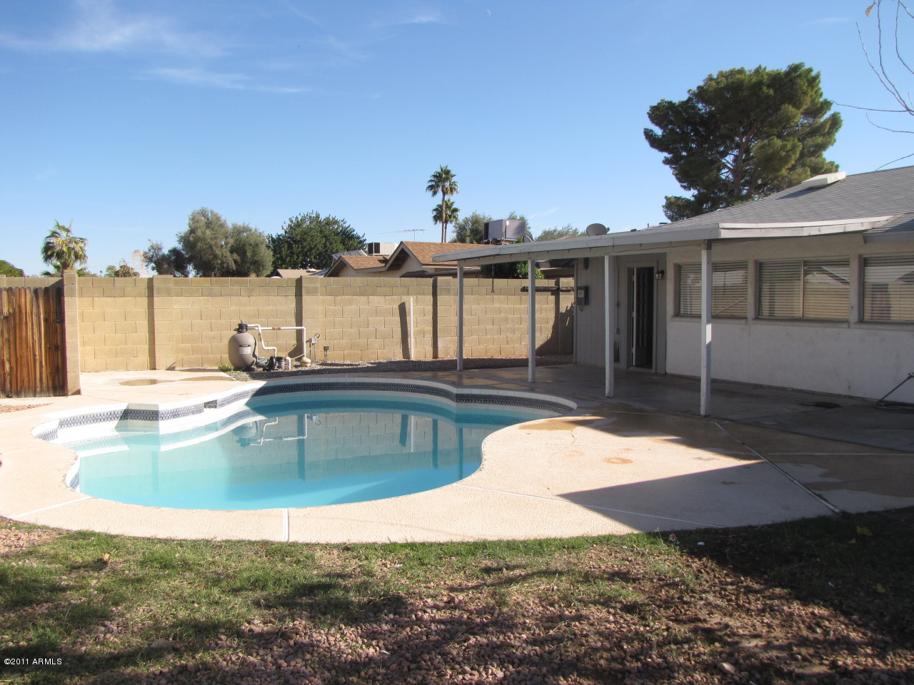 3448 West Calavar Road Phoenix, AZ 85053 - Photo 3 of 15 5