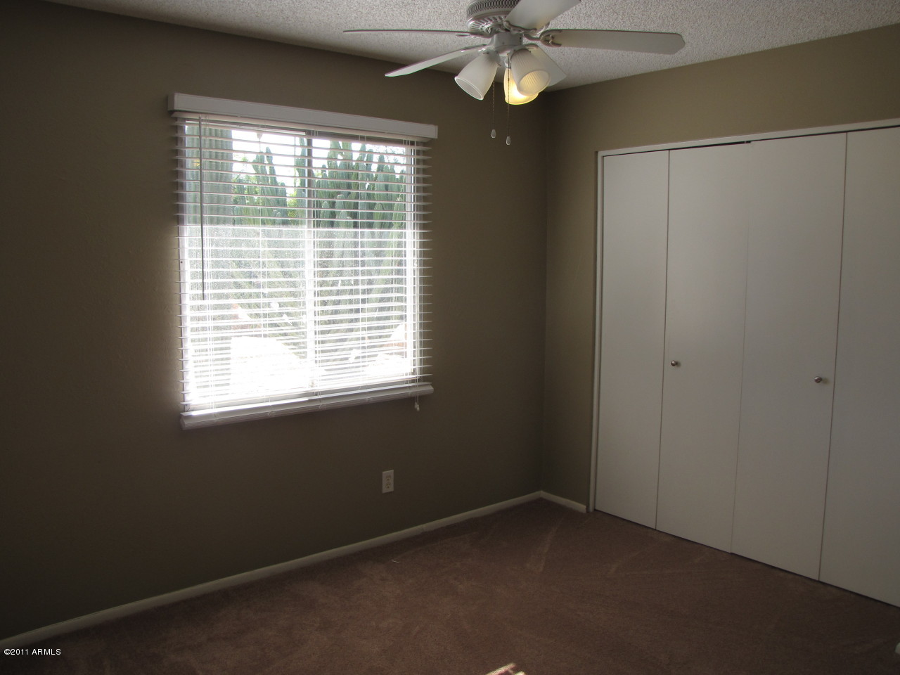 3448 West Calavar Road Phoenix, AZ 85053 - Photo 7 of 15 9