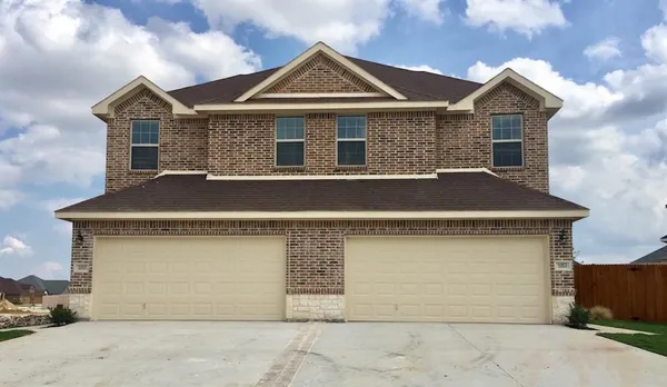 $1,950 | 1057 Sierra Vista Court, Midlothian, TX 76065