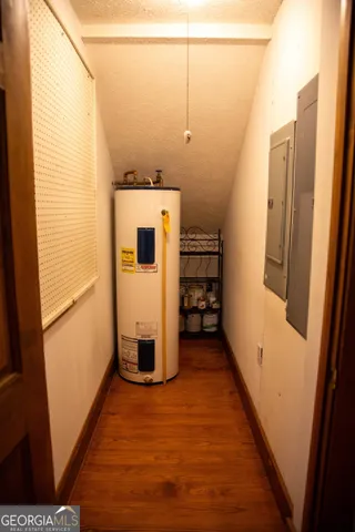 a view of a storage & utility room with washer and dryer