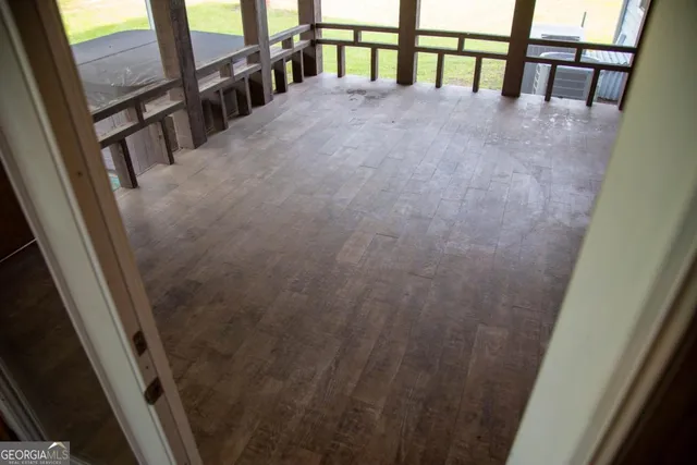 a view of an outdoor space