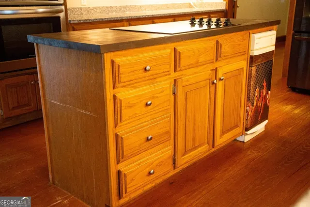 a view of a walk in closet