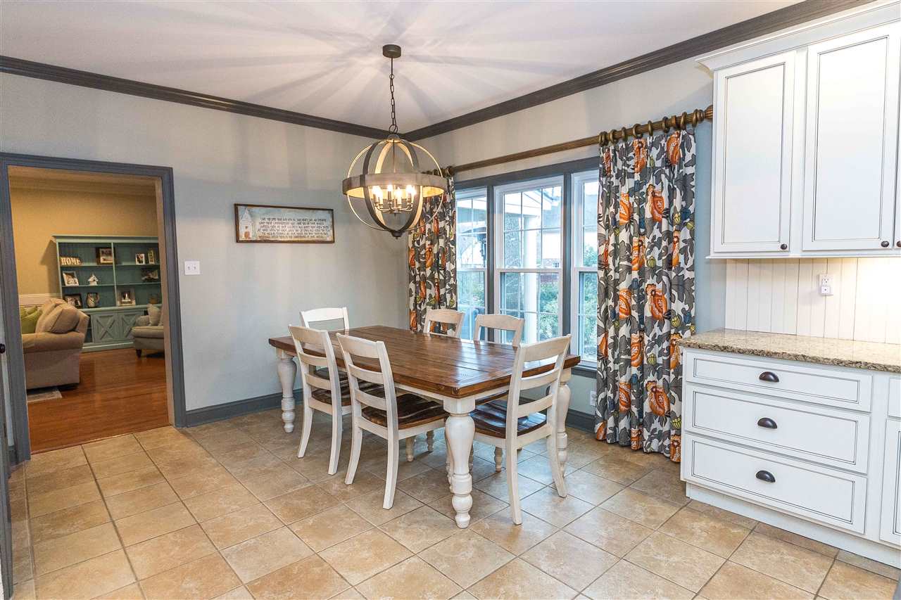 1211 Frank Road Collierville, TN 38017 - Photo 6 of 23 Beautiful eat in kitchen over looking the backyard.