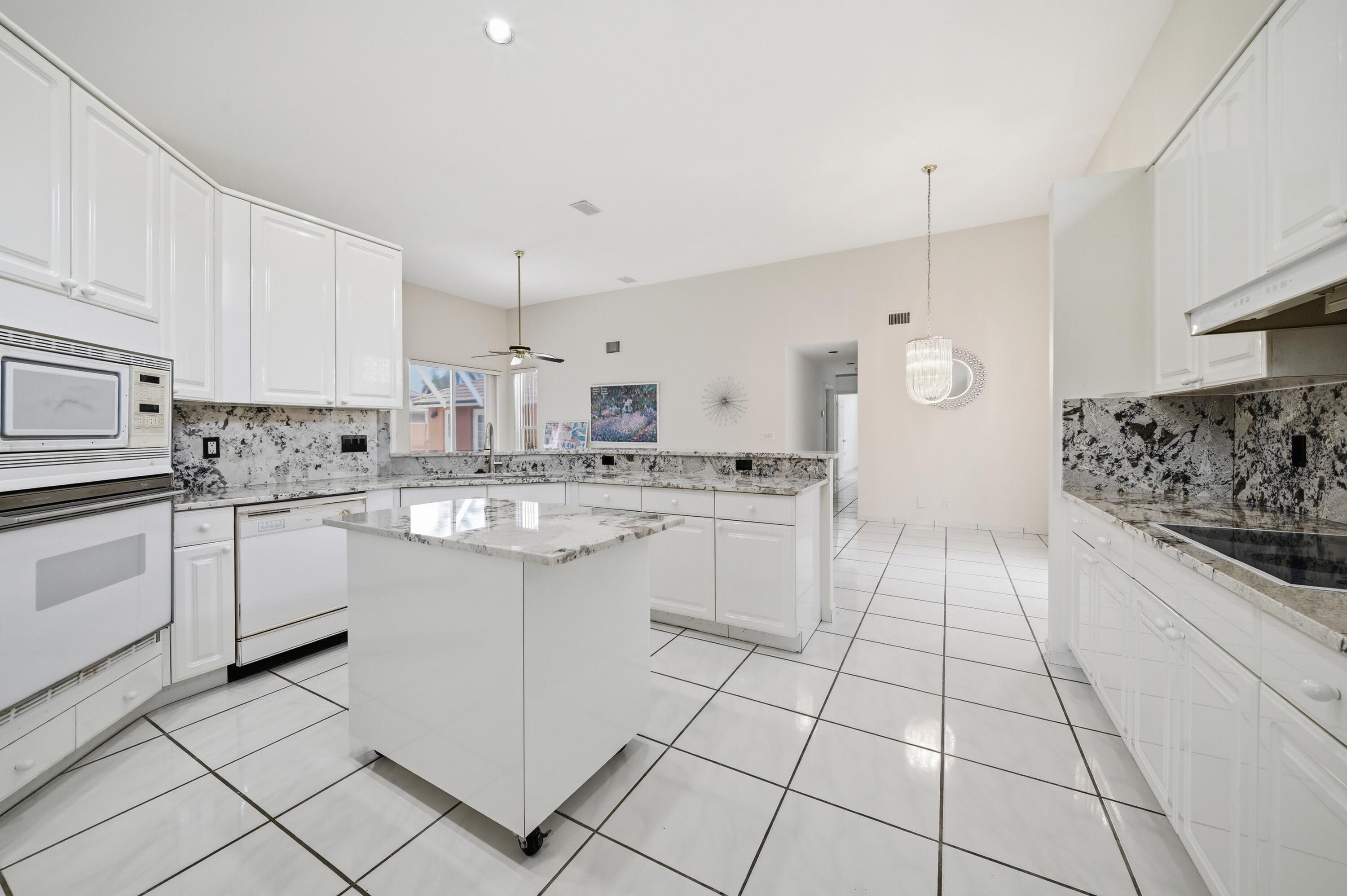 10769 Maple Chase Drive Boca Raton, FL 33498 - Photo 19 of 47 Mela_Boca_Rantal_HDR_019