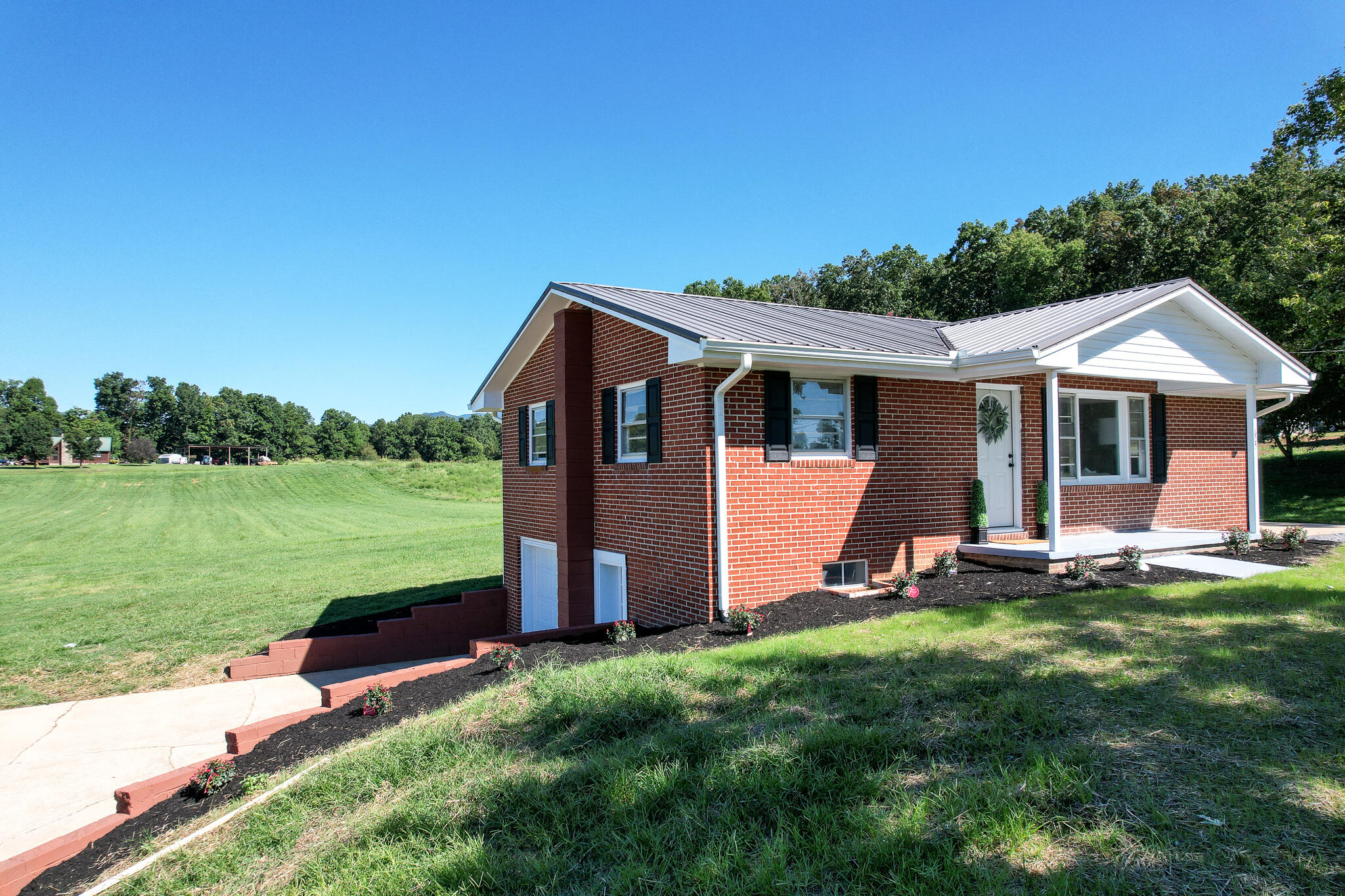605 Seaton Road Afton, TN 37616 - Photo 1 of 26 DJI_0484