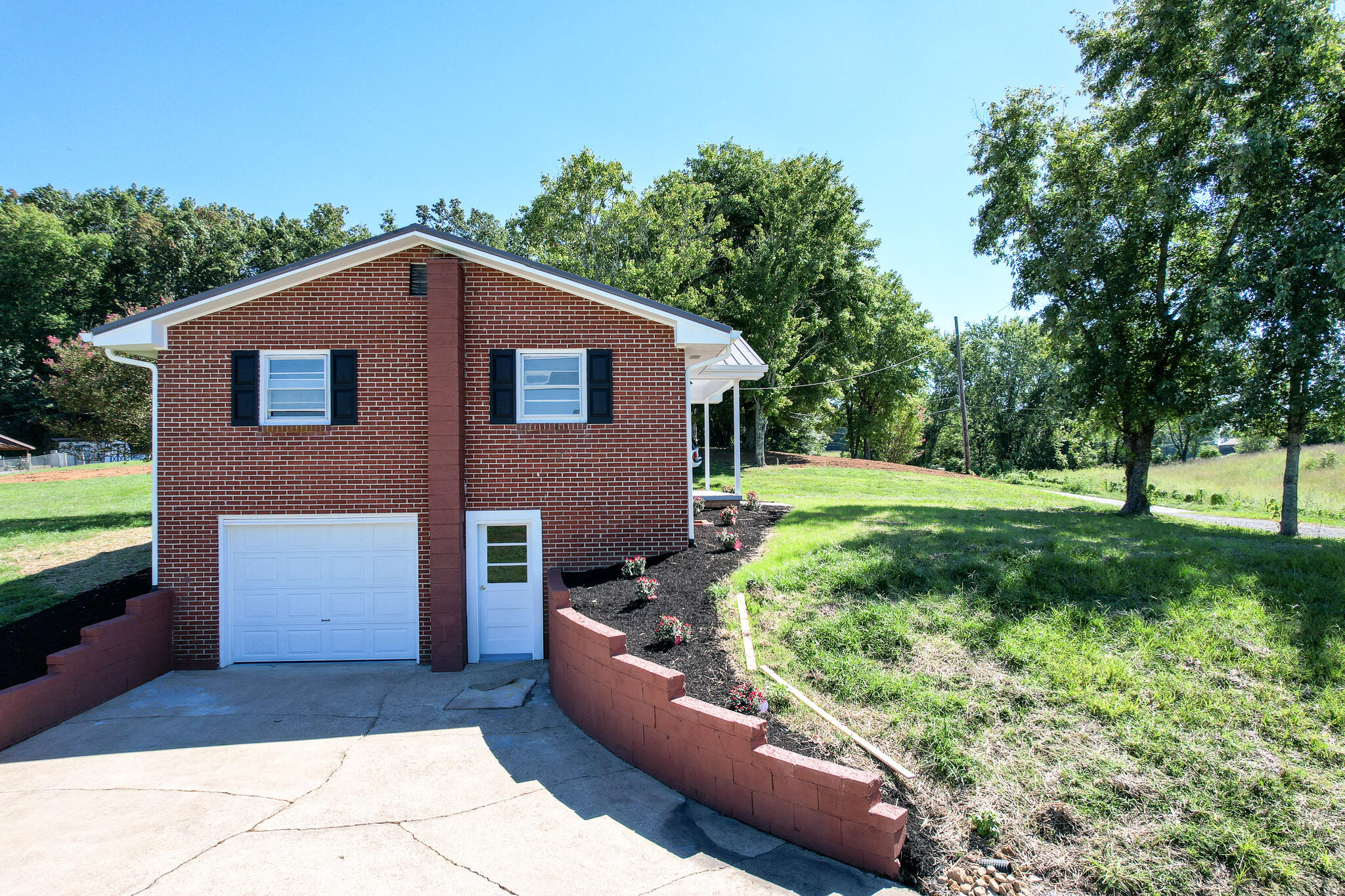 605 Seaton Road Afton, TN 37616 - Photo 21 of 26 DJI_0485