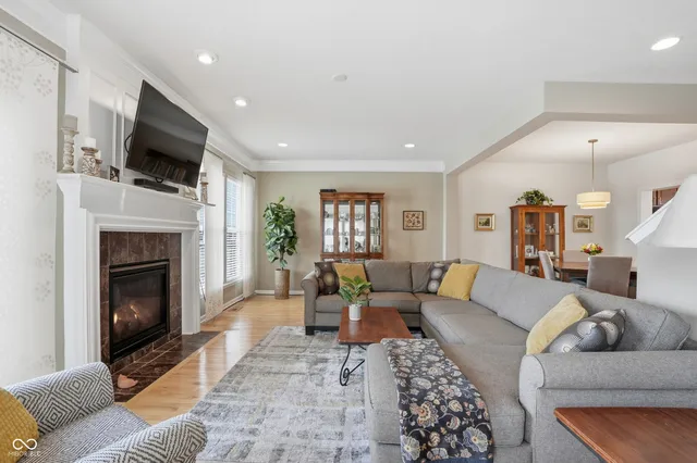 $410,000 | 806 Ivy Lane, Carmel, IN 46032