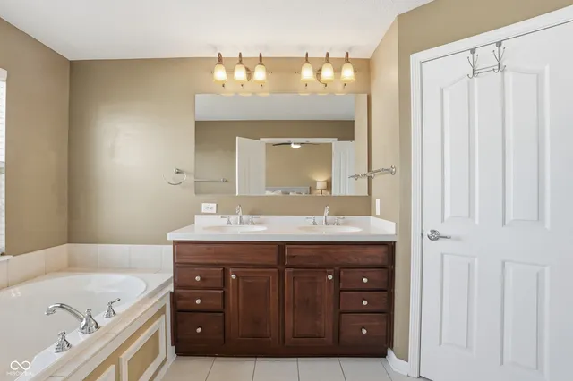 $410,000 | 806 Ivy Lane, Carmel, IN 46032