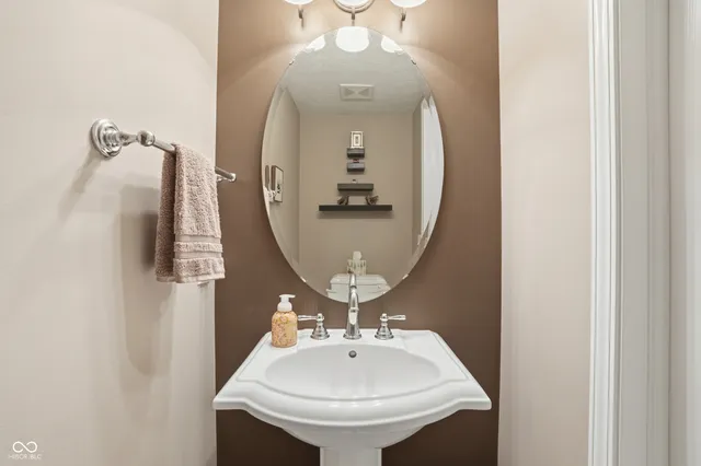 $410,000 | 806 Ivy Lane, Carmel, IN 46032