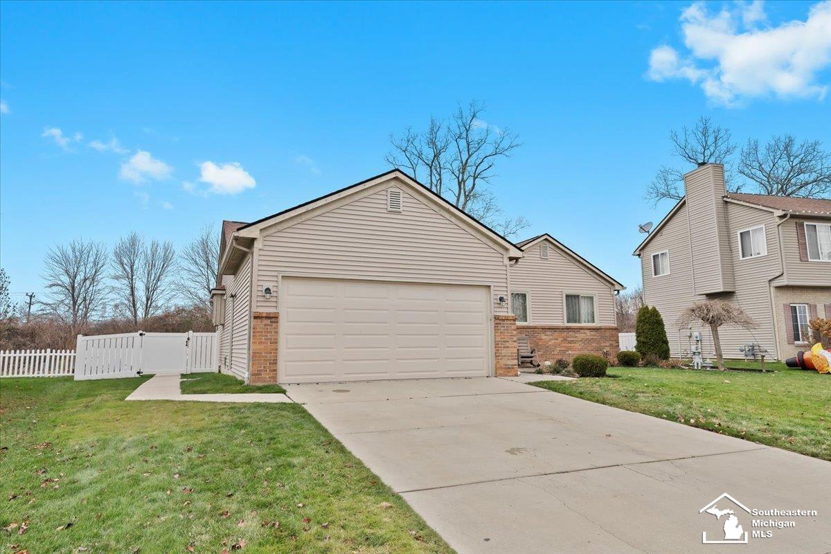4015 Stone Post Road Newport, MI 48166 - Photo 3 of 23