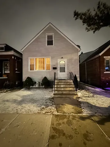 $1,700 | 3945 West 55th Place, Chicago, IL 60629