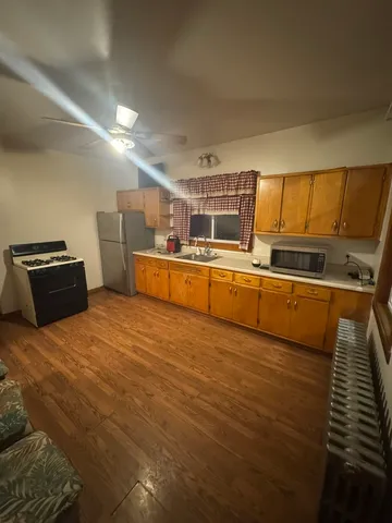 $1,600 | 3945 West 55th Place, Chicago, IL 60629