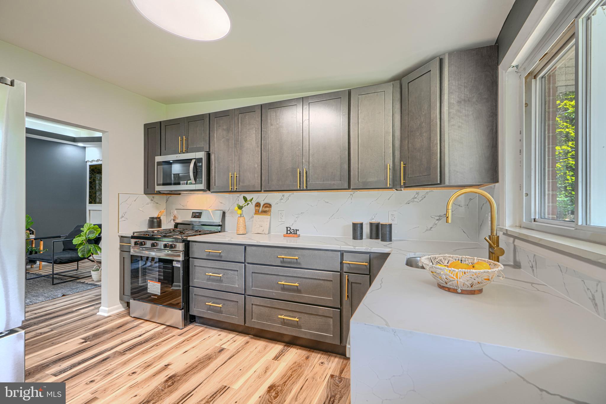 6821 Barnett Road Baltimore, MD 21239 - Photo 5 of 41