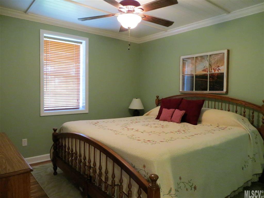 4566 Henry River Road Hickory, NC 28602 - Photo 12 of 25 Gallery Image 12