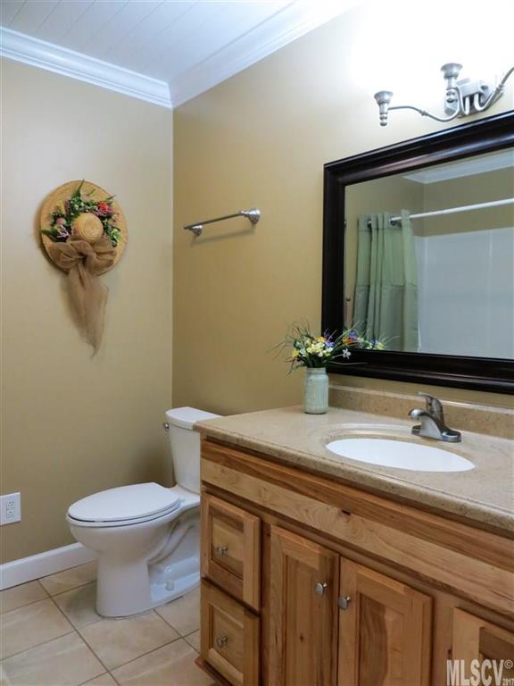 4566 Henry River Road Hickory, NC 28602 - Photo 14 of 25 Gallery Image 14