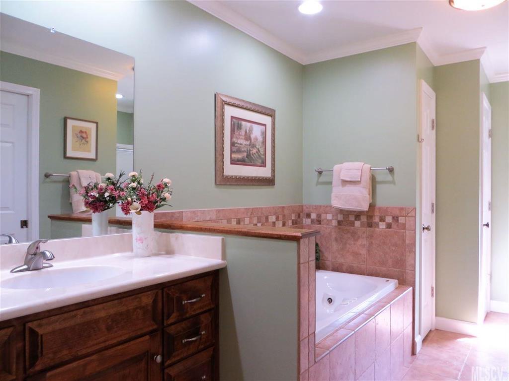 4566 Henry River Road Hickory, NC 28602 - Photo 5 of 25 Gallery Image 5