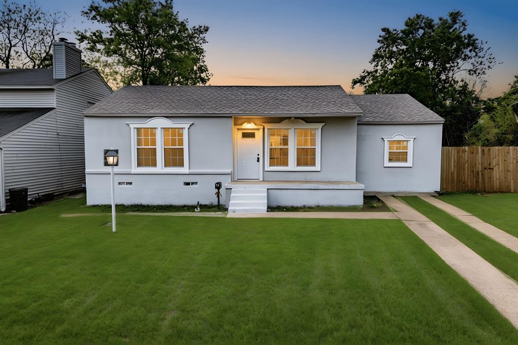 122 West 11th Street Irving, TX 75060 - Photo 1 of 29 Virtual Staging - For Illustrative Purposes Only