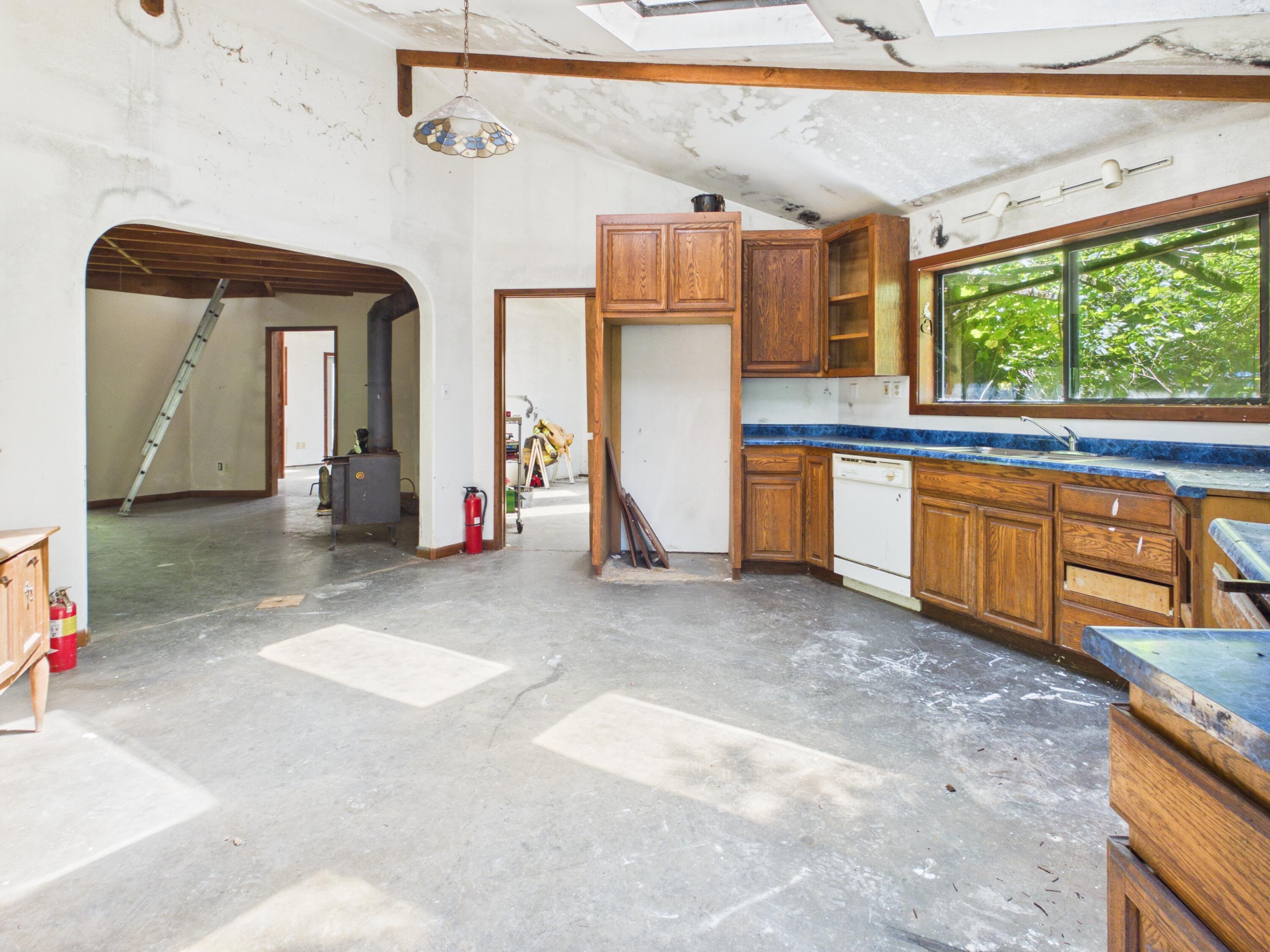 1055 Goodman Ranch Road Garberville, CA 95542 - Photo 4 of 63