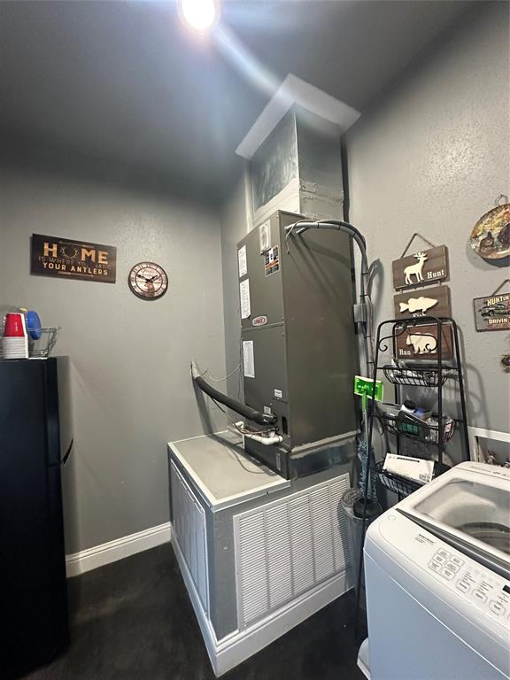 134-1112 1112th Rio Vista, TX 76093 - Photo 11 of 25 a room with storage and utility