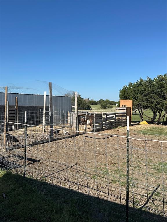 134-1112 1112th Rio Vista, TX 76093 - Photo 19 of 25 a view of an ocean with city